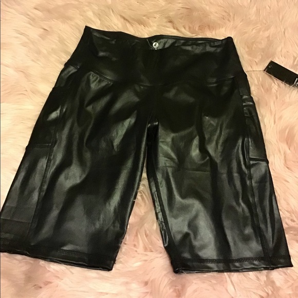 Bike shorts - Picture 1 of 3